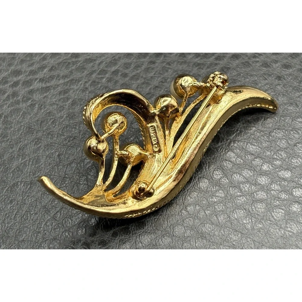 Napier Gold Tone Faux Pearl Leaf Brooch Pin Vintage 80s 90s